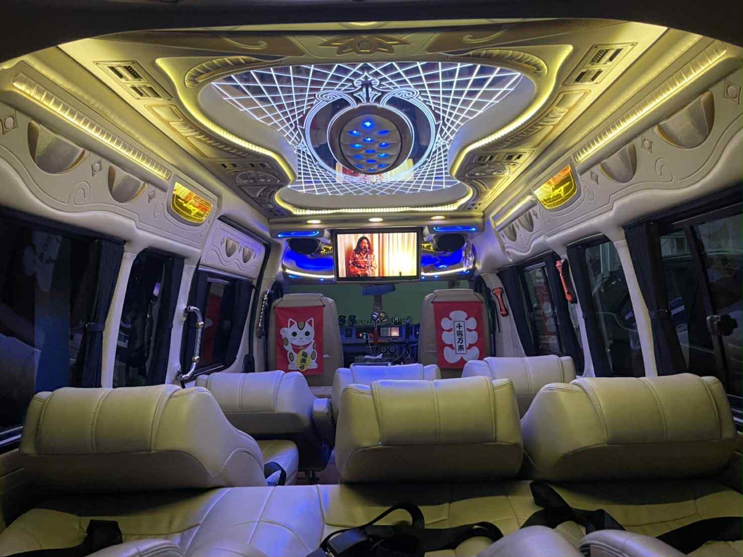 Van transfer to Suvarnabhumi Airport